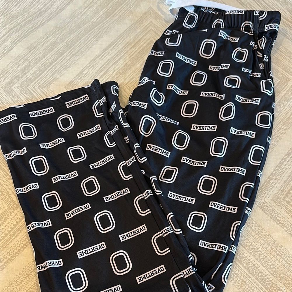 OVERTIME Men’s Black and White Logo Pajama Pants Size L Brand New